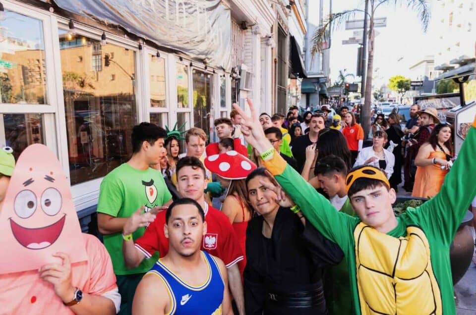 San Francisco's Massive Halloween Pub Crawl